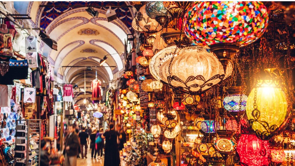 Must-See Attractions and Activities in Istanbul’s Grand Bazaar, Turkey